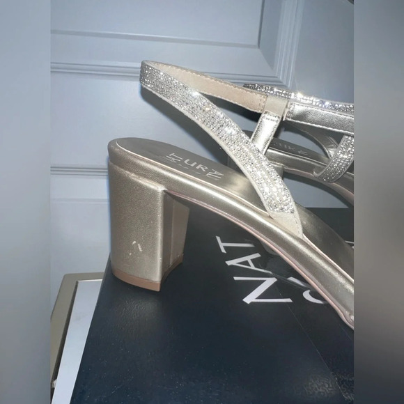 Naturalizer | Vanessa Dress Sandal in Champagne | Size 9 - Picture 3 of 7